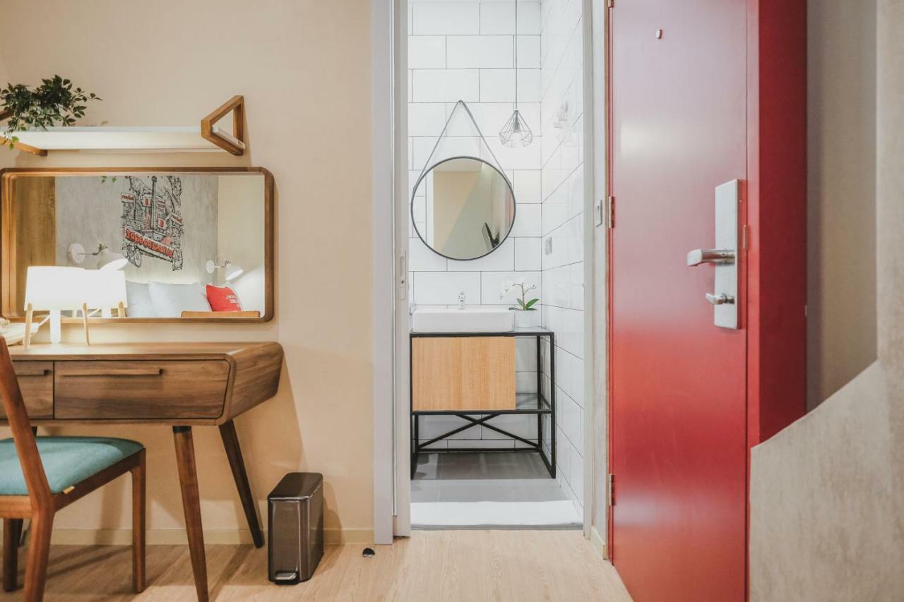 RedDoorz Plus @ Thamrin Jakarta Exterior foto