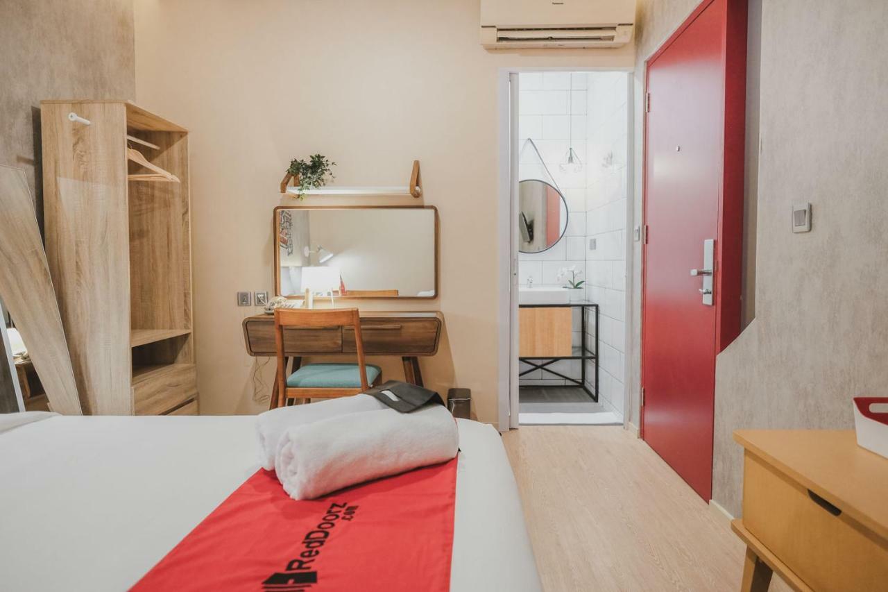 RedDoorz Plus @ Thamrin Jakarta Exterior foto